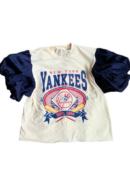 Ny Yankees White Eyelit Color Block Puff(Choose between a T Shirt Puff or Off Shoulder)